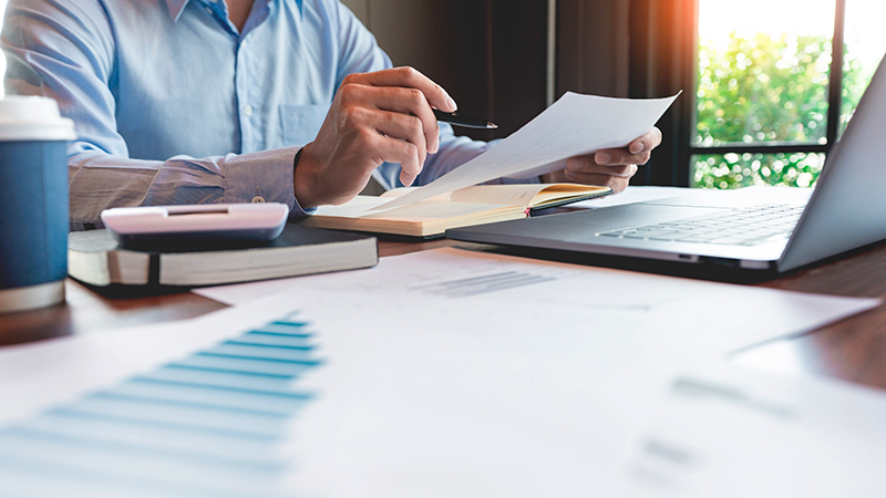 How fees and selling costs are charged